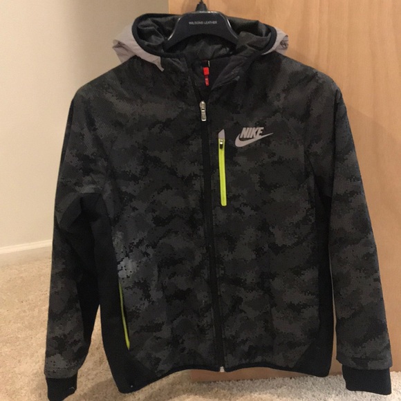nike jacket with thumb holes